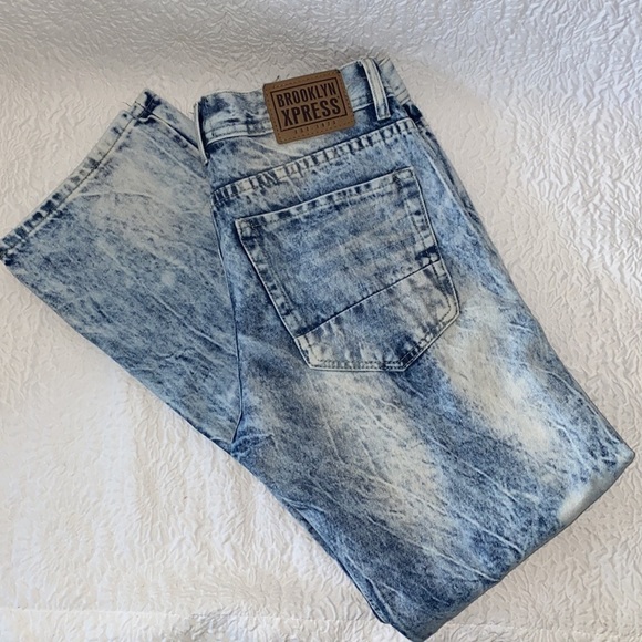 Brooklyn Xpress Clothing Co. Distressed Jeans - Picture 3 of 10